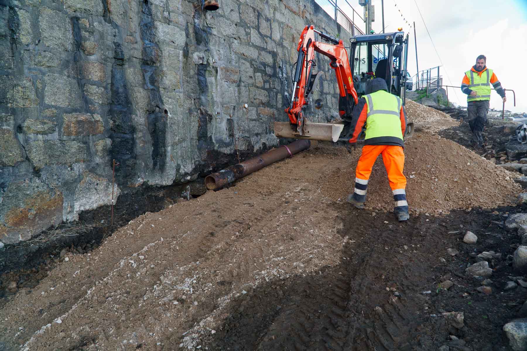 Laying the aggregate base